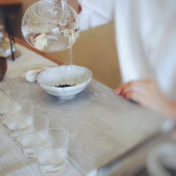 【この回はお申し込みが定員に達しました】『母の日のひととき茶会』1回目 （11:30～12:30）